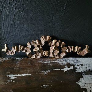 House Parts Inc Reproduction of Vintage Bow Plaque, Window Trim, Door Trim Resin